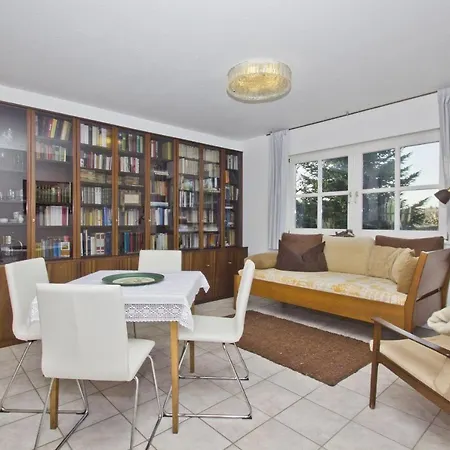 Gisela Gartenblick بوتبوس